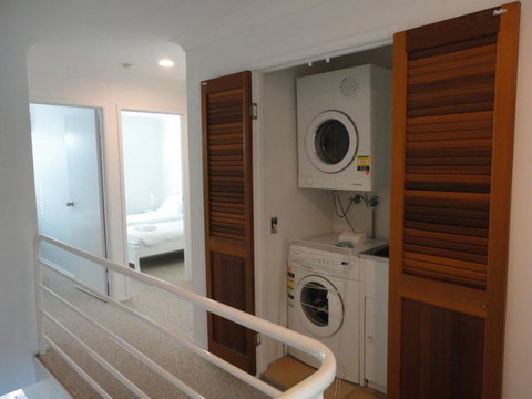 Noosa Entrance Waterfront Resort - Tourism Canberra 9