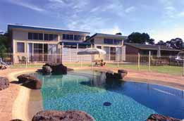 Park View Holiday Units - Tourism Canberra 0