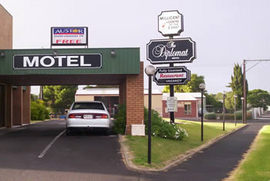The Diplomat Motel - Tourism Canberra 0