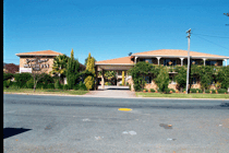 Grand Manor Motor Inn - Tourism Canberra