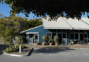 Abrolhos Reef Lodge - Tourism Canberra 3