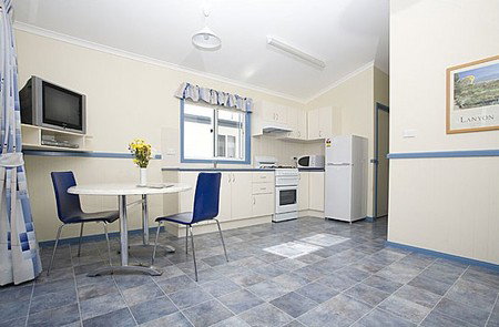 Crestview Top Tourist Park - Tourism Canberra 1