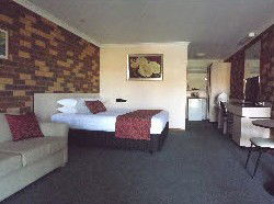 Highway Inn Motel - Tourism Canberra 4
