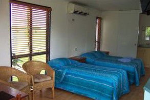 August Moon Caravan Park - Tourism Canberra 0