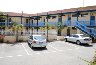 Lakes Central Hotel - Tourism Canberra