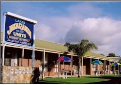Lakes Jakaranda Holiday Units - Tourism Canberra 1