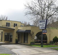 Riverbank Park Motel - Tourism Canberra