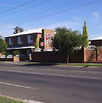 The Charles Sturt Motor Inn - Tourism Canberra 4