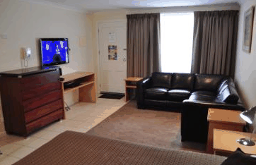 Emu Point Motel - Tourism Canberra