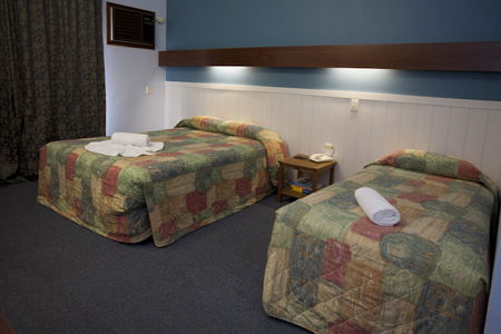 Amity Motor Inn - Tourism Canberra 0
