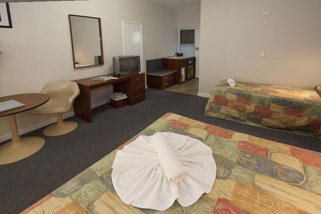 Amity Motor Inn - Tourism Canberra 2
