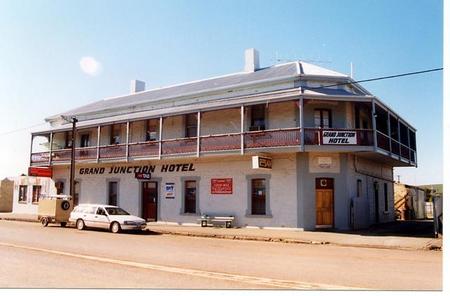 Grand Junction Hotel - Tourism Canberra 0