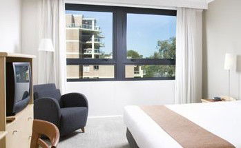 Pacific International Suites Parramatta - Tourism Canberra 3
