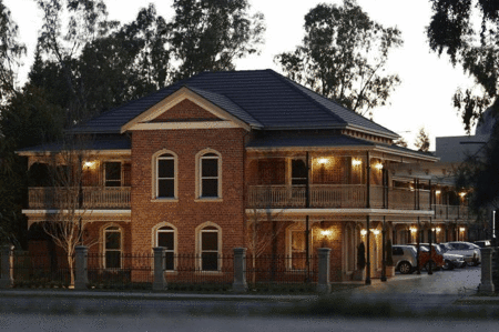 Carlyle Suites  Apartments - Tourism Canberra