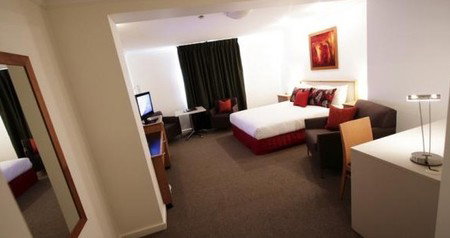 Townhouse Hotel - Tourism Canberra 0