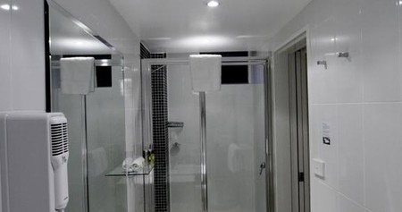 Townhouse Hotel - Tourism Canberra 3