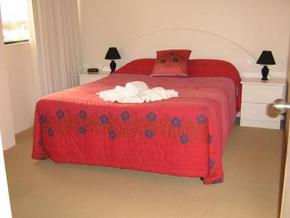 Beachfront Towers - Tourism Canberra 3
