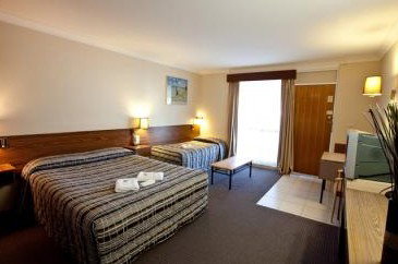 Golden West Motor Inn - Tourism Canberra 1