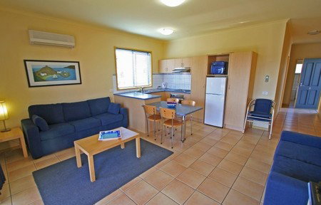 Seaview Motel & Apartments - Tourism Canberra 1