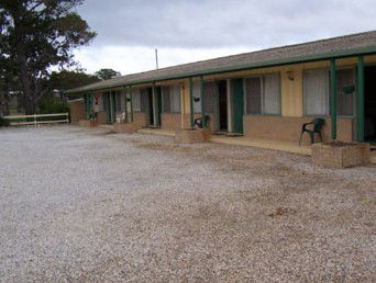 Governors Hill Motel - Tourism Canberra 1