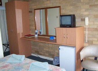 Governors Hill Motel - Tourism Canberra 2