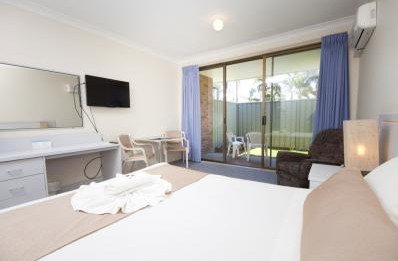 Island Palms Motor Inn - Tourism Canberra 3