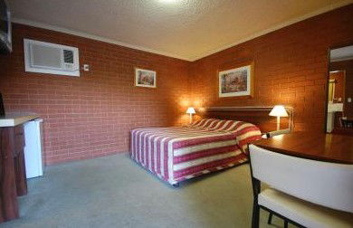Junction Motor Inn - Tourism Canberra 2