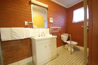 Junction Motor Inn - Tourism Canberra 3