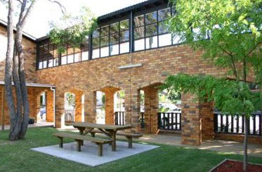 Maclin Lodge Motel - Tourism Canberra 1