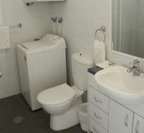 Maclin Lodge Motel - Tourism Canberra 5