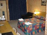 Royal Palms Motor Inn - Tourism Canberra 1