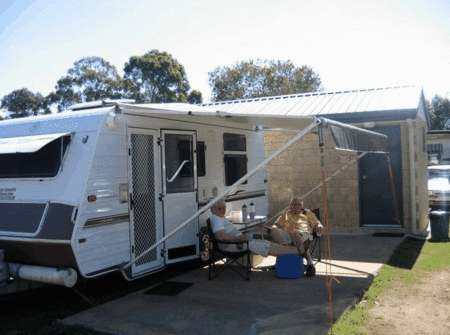 Glenlodge Caravan Village - Tourism Canberra