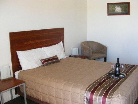 Burke And Wills Motor Inn Kingaroy - Tourism Canberra 3