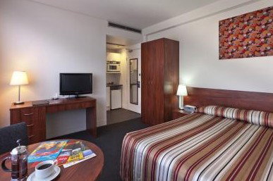 Macleay Serviced Apartment Hotel - Tourism Canberra 1