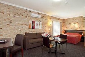 Highlander Motor Inn And Apartments - Tourism Canberra 4