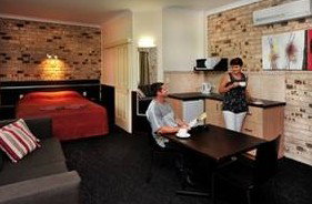 Highlander Motor Inn And Apartments - Tourism Canberra 5