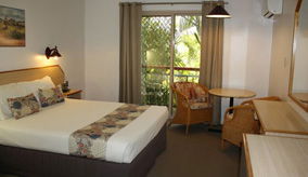 Colonial Village Motel - Tourism Canberra 0
