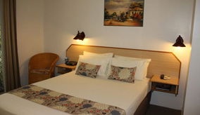 Colonial Village Motel - Tourism Canberra 1