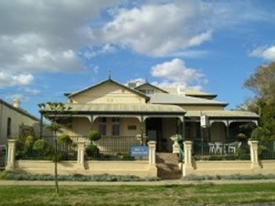 Meleden Villa - Tourism Canberra 0