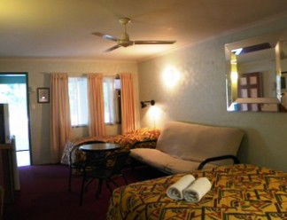 Beerwah Glasshouse Mountains Motel - Tourism Canberra 1