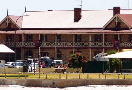 Tumby Bay Hotel And Seafront Apartments - Tourism Canberra 2