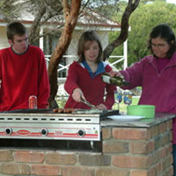 Cape Jervis Holiday Units - Tourism Canberra 0