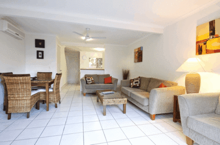 Pelican Beach Resort - Tourism Canberra 3