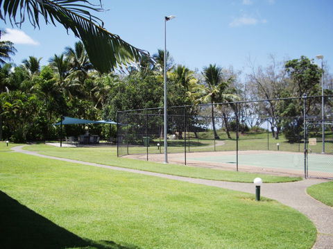 The Shores Holiday Apartments - Tourism Canberra 1
