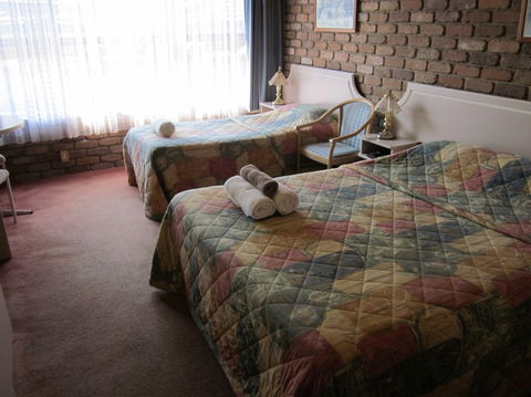 Farnham Court Motel - Tourism Canberra 4