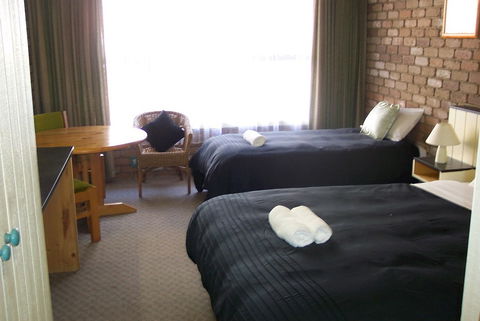 Farnham Court Motel - Tourism Canberra 5
