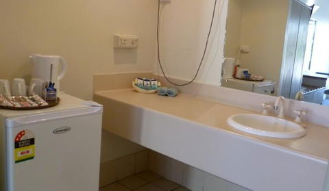 Alice Motor Inn - Tourism Canberra 3