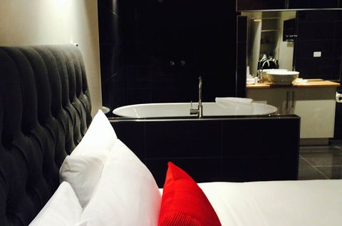 Tower Motel - Tourism Canberra 4