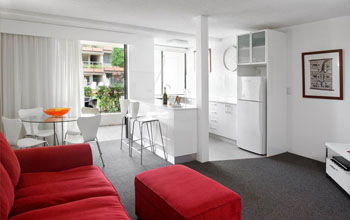 Hotel Laguna - Tourism Canberra 5