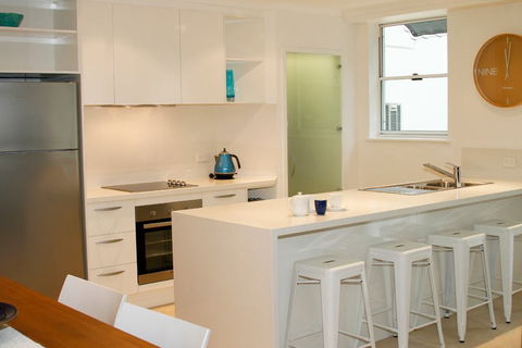 Emerald Noosa Resort - Tourism Canberra 0